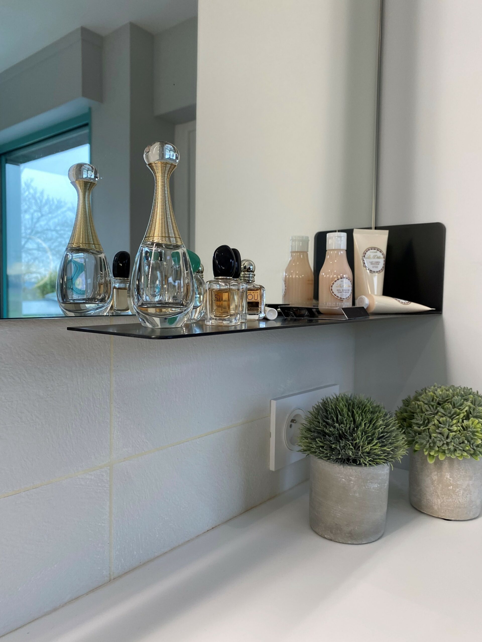 rénovation salle de bains et douche à l'italienne TRIADE BAILLEUL LILLE FLANDRES NORD BELGIQUE meubles sur mesure double vasque rangement sur mesure coiffeuse, miroir éclairage