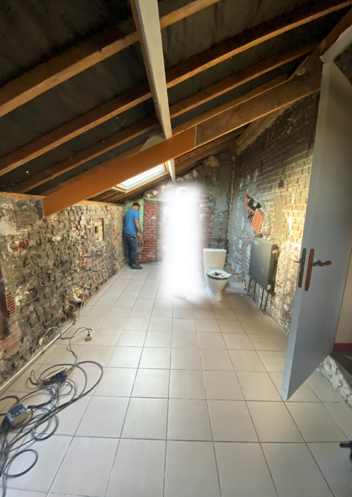 Rénovation d'une salle de bains étape par étape, projet finalisé avec TRIADE Bainiste Bailleul Flandres Nord Belgique